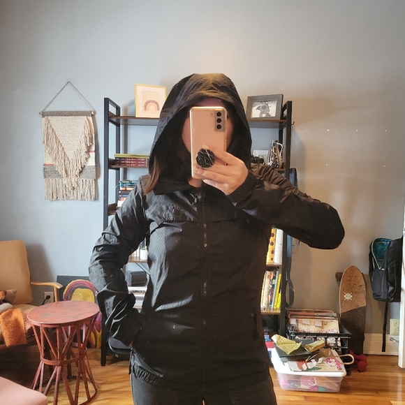 Windbreaker rain jacket | small | Bench - Picture 2 of 3